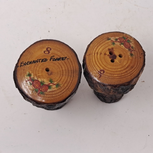 Vintage Rustic Natural Wood Mushroom Shaped Salt And Pepper Shakers - Picture 4 of 4